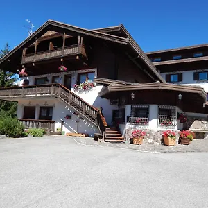 https://residence-la-pineta-padola.hotelinveneto.com